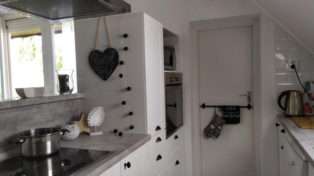 Leander Apartman Balatonlelle Exterior foto