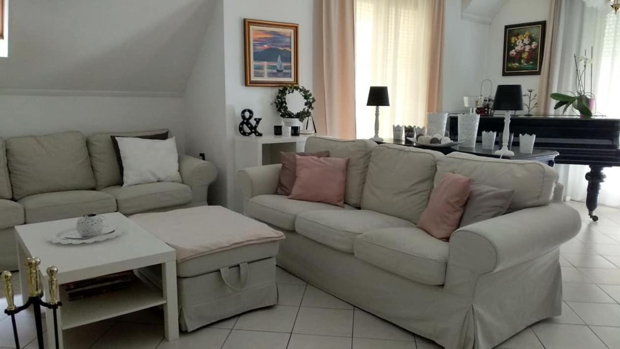 Leander Apartman Balatonlelle Exterior foto