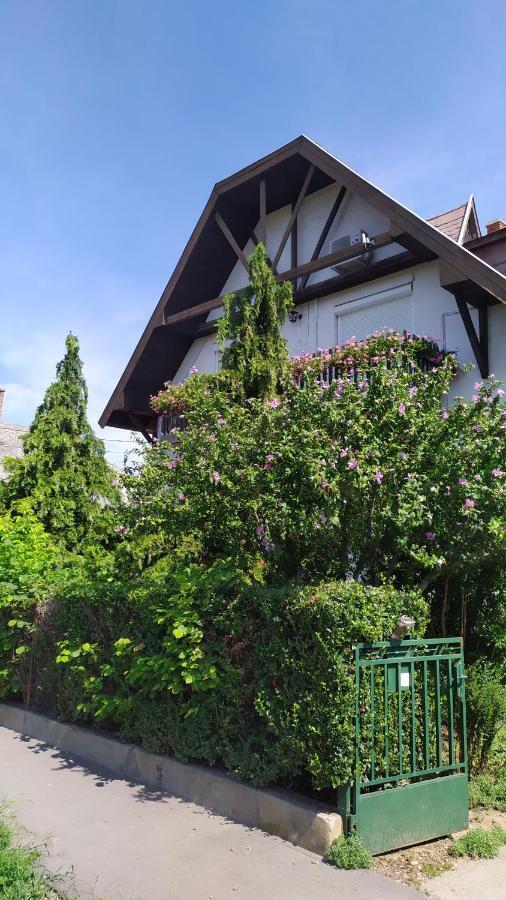 Leander Apartman Balatonlelle Exterior foto
